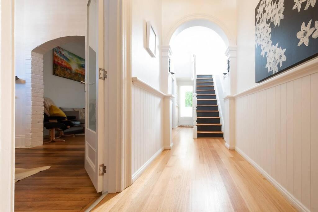 Historic Beauty In The Cbd! Parking And Wifi Launceston Exterior photo