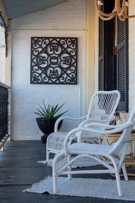 Historic Beauty In The Cbd! Parking And Wifi Launceston Exterior photo
